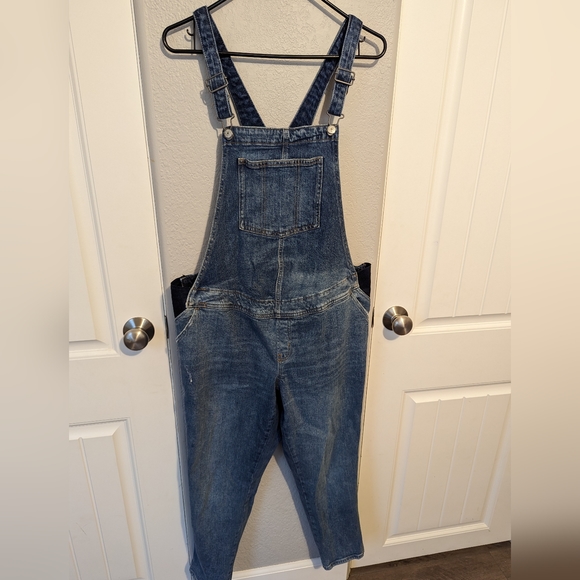 Old Navy Denim - Maternity overalls